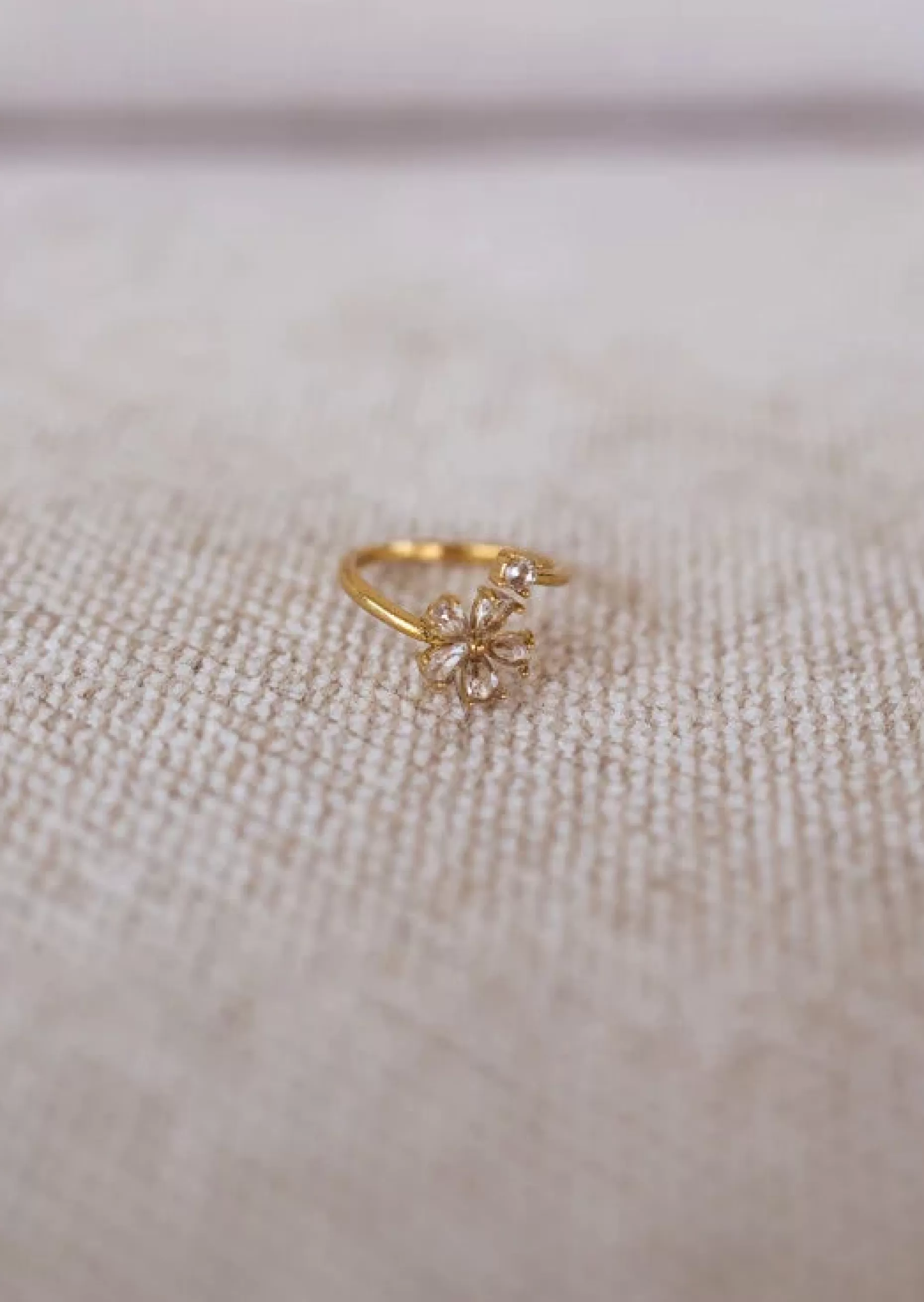 Online Bague Rilla dorée | Bague effet diamants | Prêt-à-porter en ligne |  Easy Clothes Bagues