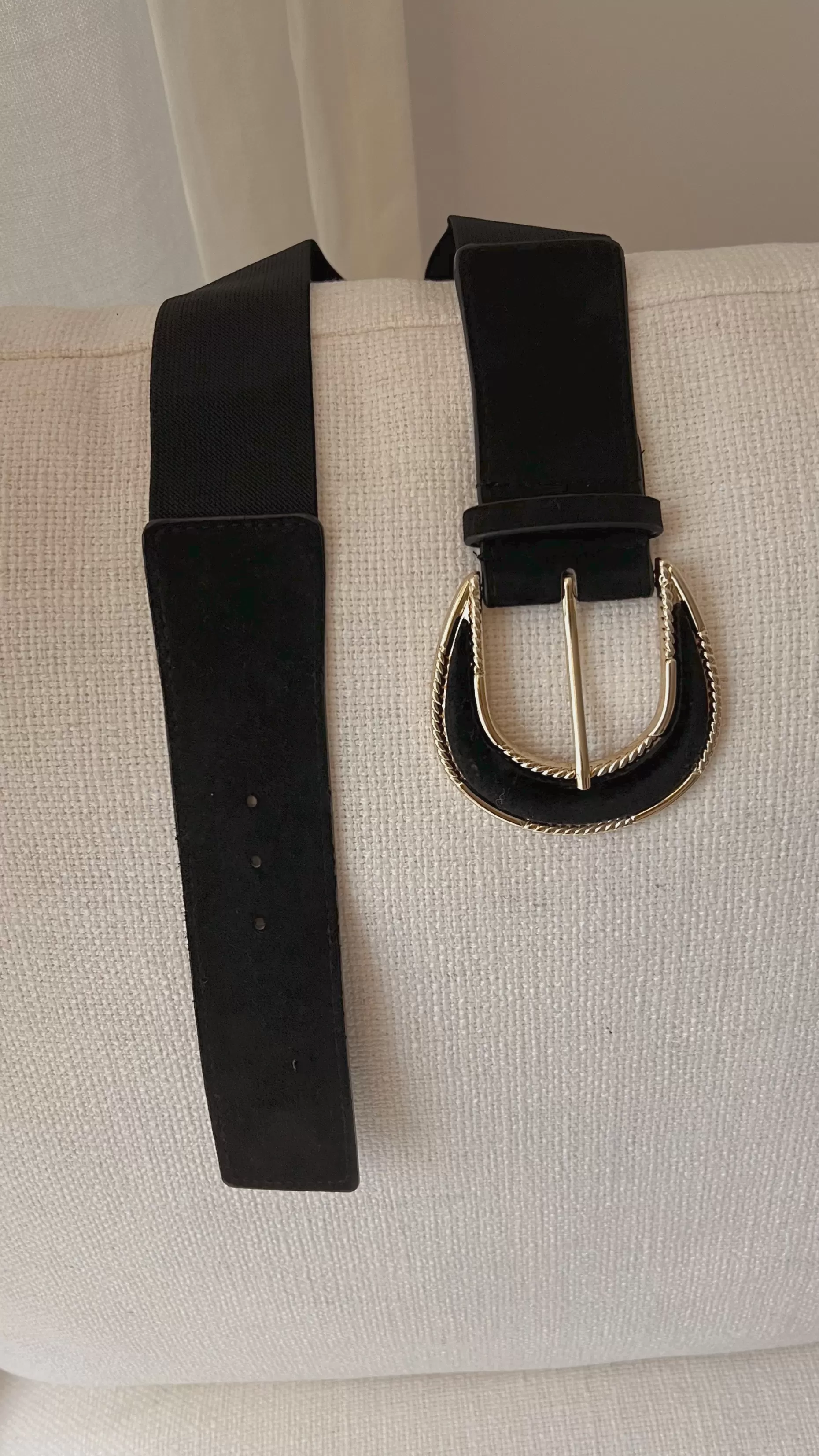 Outlet Ceinture Giba noire | Ceinture noire en daim | Prêt-à-porter en ligne | Easy Clothes Ceintures