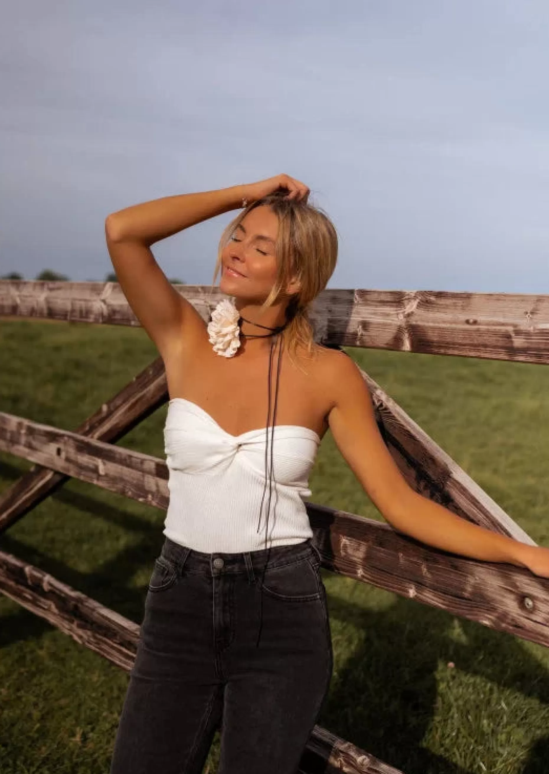 Clearance Collier Jovana - Fleur Écrue - Corde NoireEasy Clothes Colliers