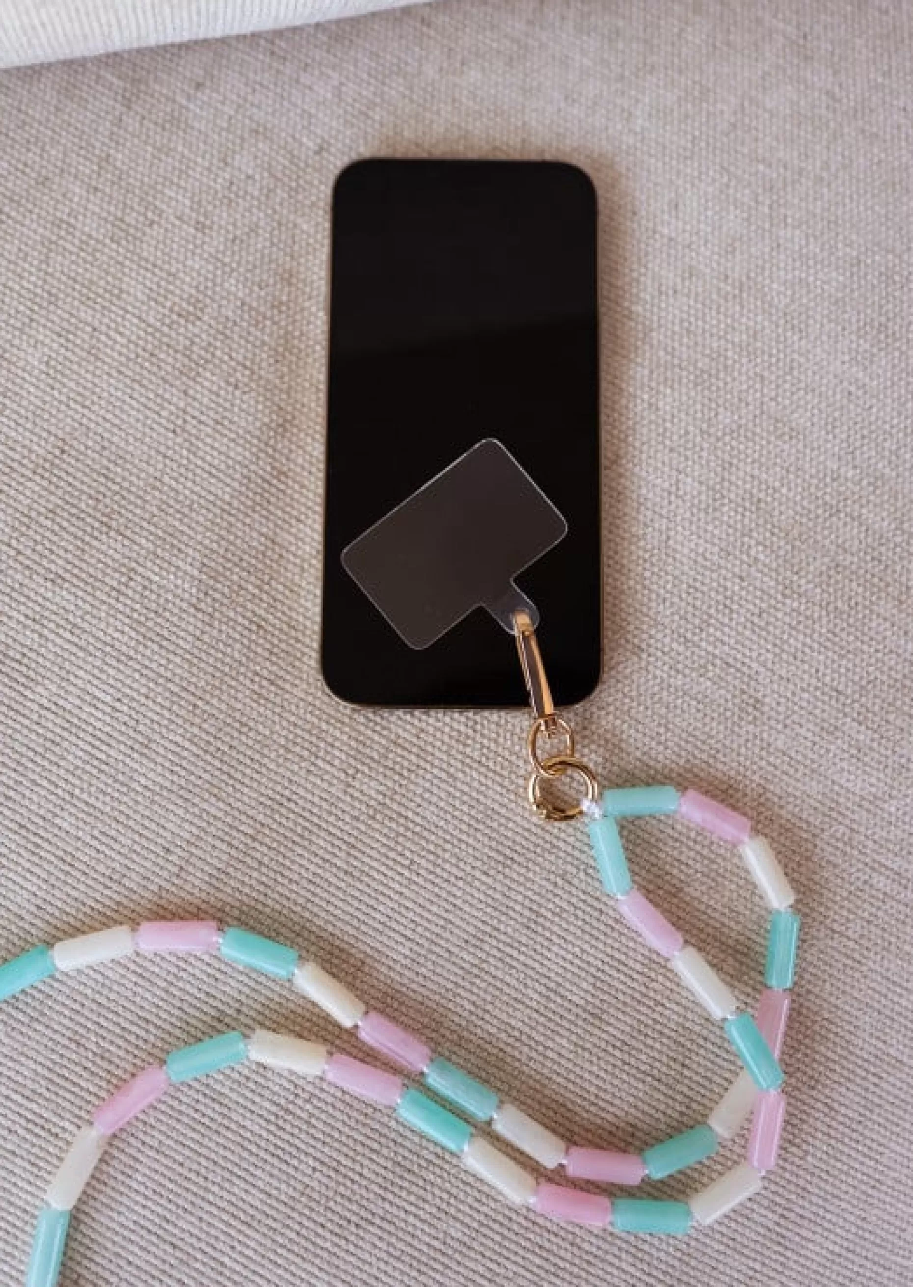 Sale Cordon de téléphone Jula en perles roses, vertes et blanches | Cordon multicolore | Prêt-à-porter en ligne | Easy Clothes Accessoires Téléphone