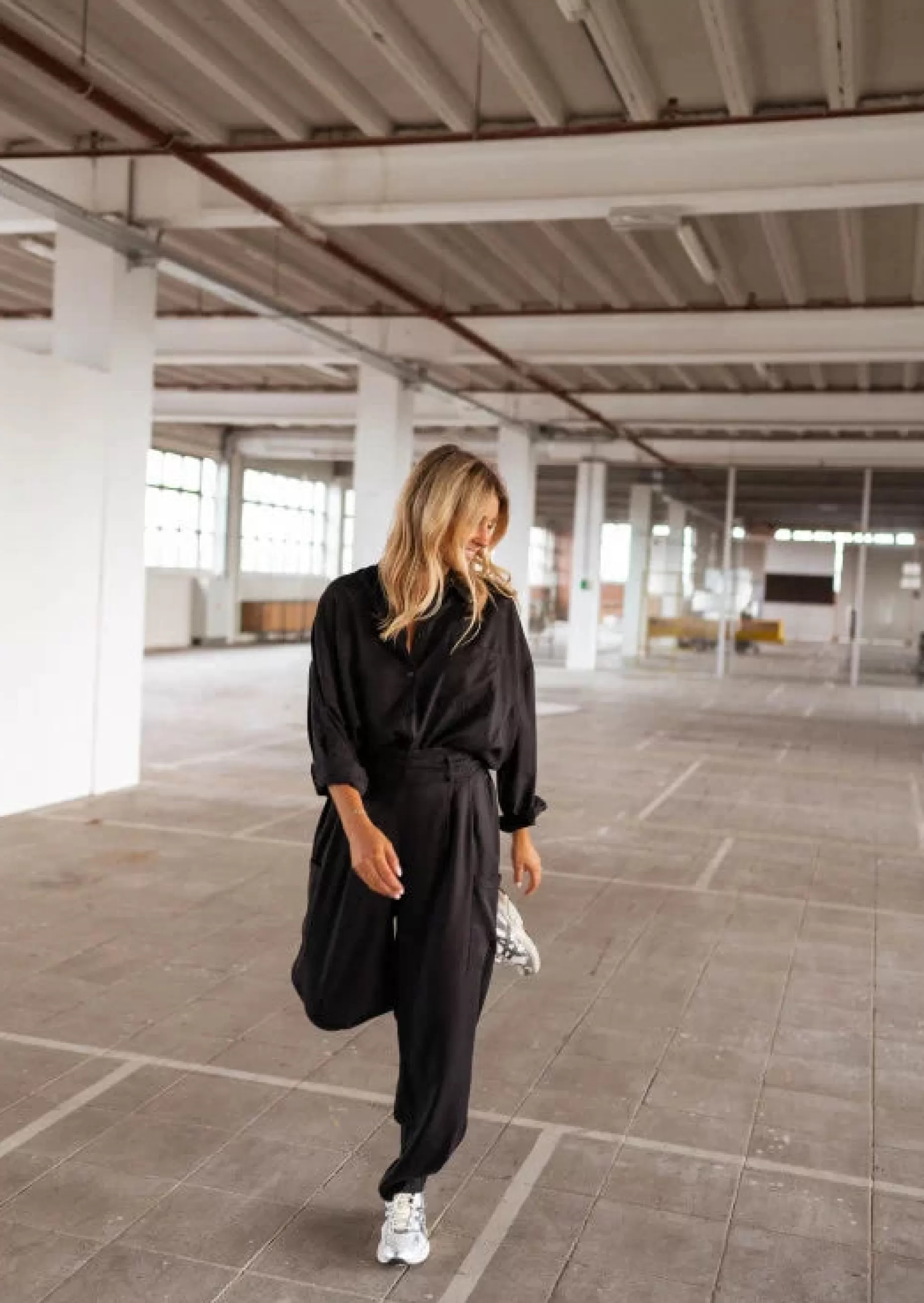 Clearance Pantalon Chandler noir | Pantalon large satiné | Prêt-à-porter en ligne |  Easy Clothes Femme Pantalons